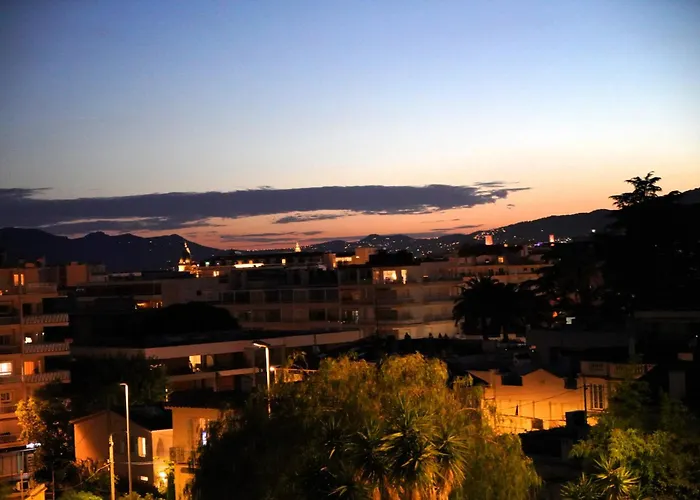 Near Croisette Apartman *